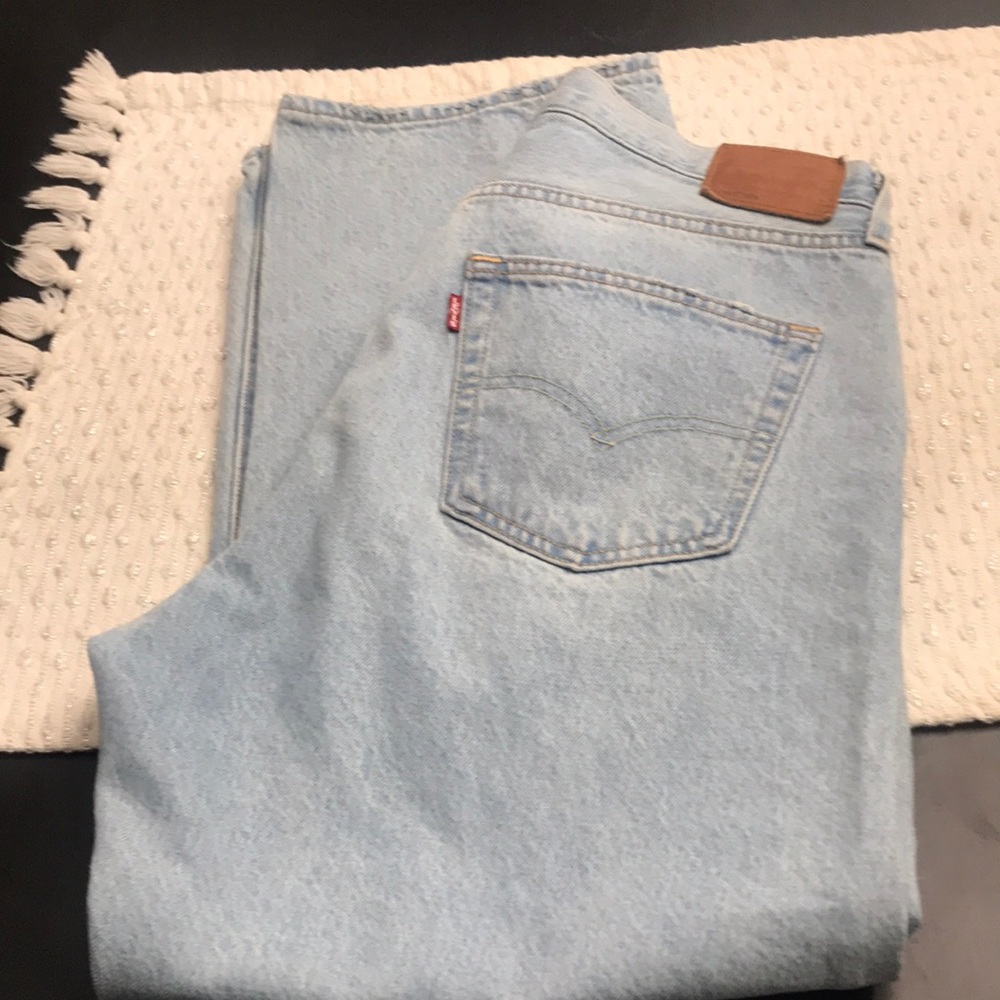 Levi's Light Wash Men’s 501 Jeans - Classic Straight